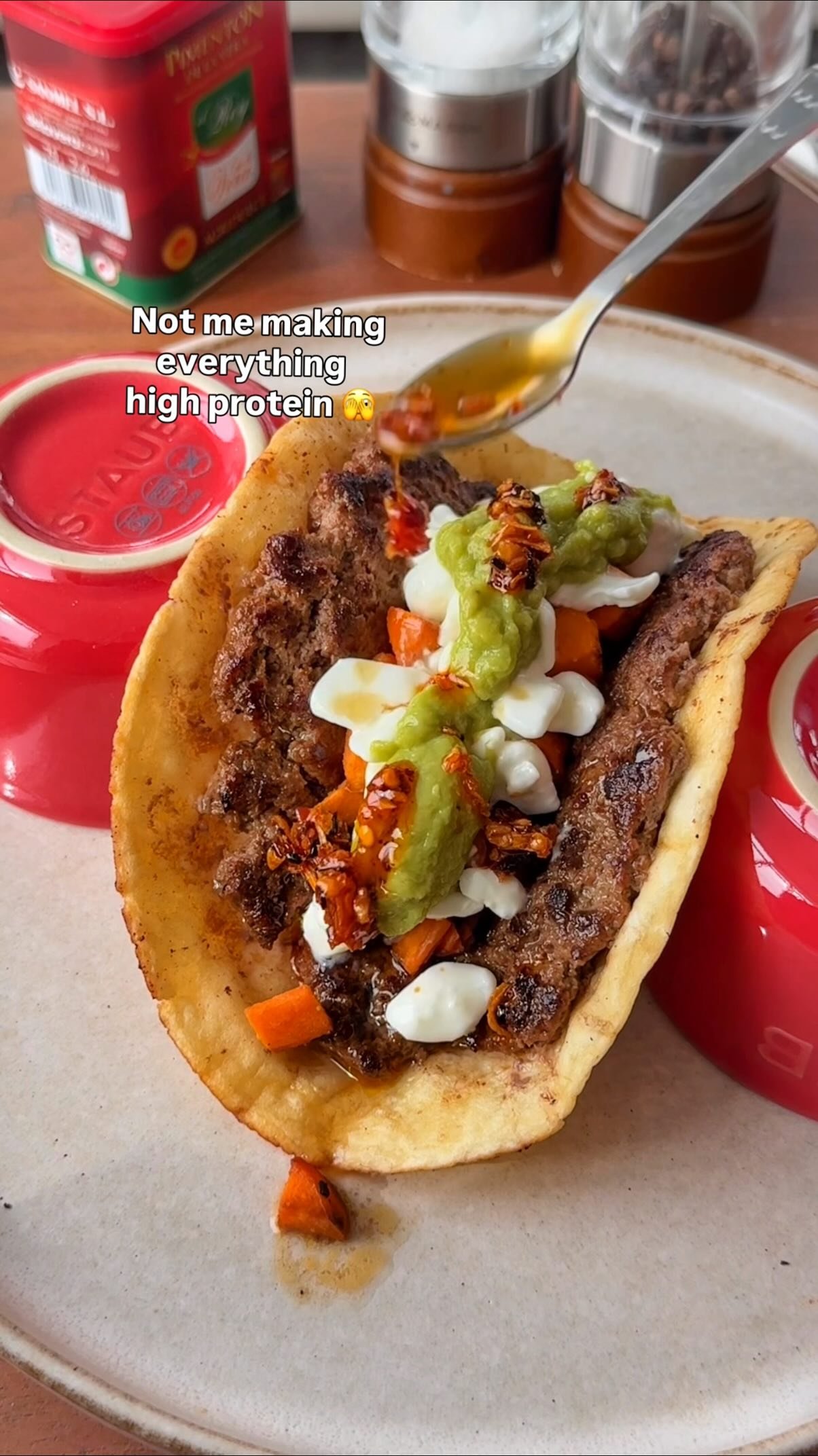 @eatingwithkirby This might be my new favorite high protein meal 😎👌

I turned the viral high protein hot honey bowl into a smash taco! I used keto tortilla wraps to keep things low carb 😗

You’ll need:
- extra lean ground beef/bison (seasoned with salt, pepper, and smoked paprika)
- keto tortilla 
- avocado
- cooked sweet potato
- cottage cheese
- hot honey
- chili oil

@eatingwithkirby 👈🏻 follow for more easy hacks + recipes like this! ✨