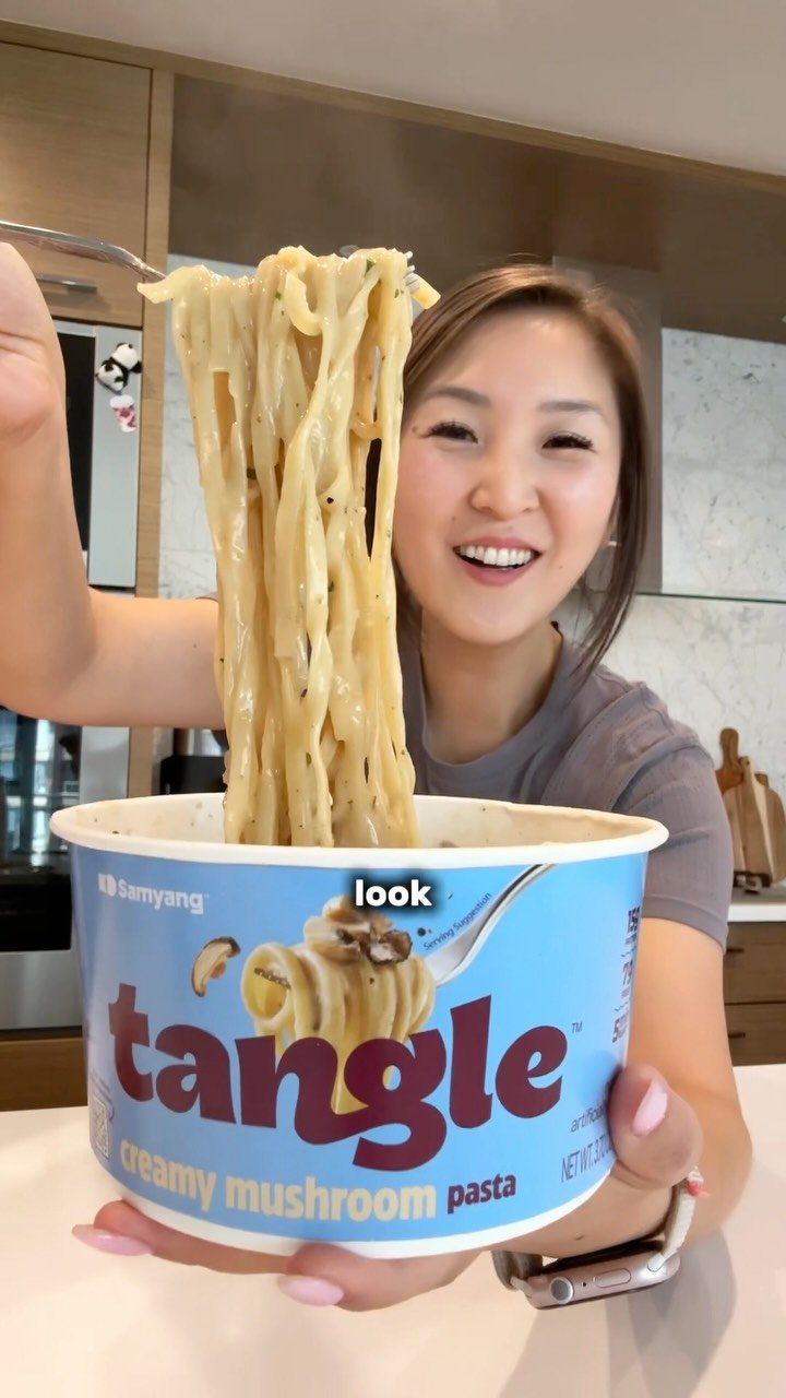 Made lunch for me and my hubby in 5 mins 💪🏻🤩

Pretty shocked that this @tangle_pasta has 15g of protein and 4-7g of fiber per bowl!! The Creamy Mushroom flavor is my fav but both are delicious!

Tangle is also doing a Costco Roadshow Program at 8 different Costco locations in LA. Check them out 🛒 

August 6–9
📍 5700 Lindero Canyon Rd, Westlake Village, CA
📍 2200 E Willow St, Signal Hill, CA
📍 21800 Victory Blvd, Woodland Hills, CA
📍 28000 Greenspot Rd, Highland, CA

August 20–23
📍 7095 Market Place Dr, Goleta, CA
📍 2700 Park Ave, Tustin, CA
📍 2001 E Ventura Blvd, Oxnard, CA
📍 13463 Washington Blvd, Marina Del Rey, CA

#tangle #tanglepasta