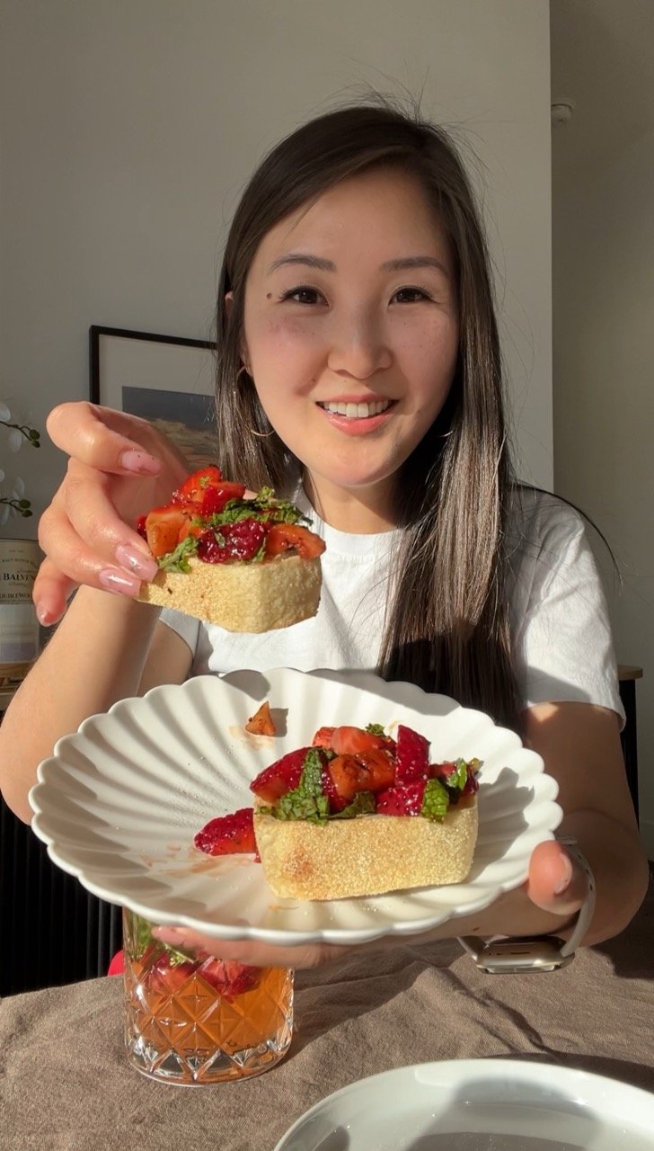 3️⃣ Ultimate Summer Strawberry Crostini