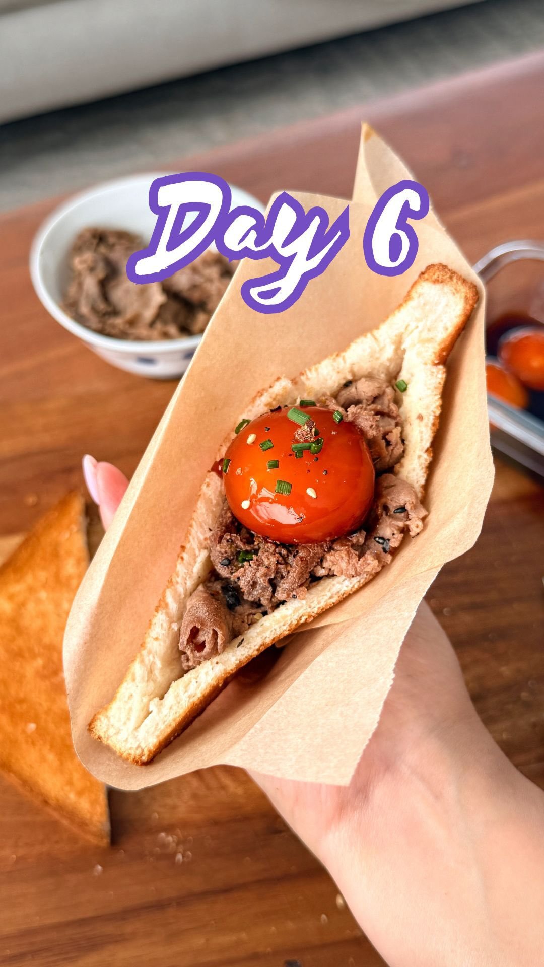 One of the best snacks I’ve made in recent memory 🥹

Comment “YOLK” and I’ll send this Air Fryer Sukiyaki Sando recipe straight to your DMs!👇

Crispy bread, jammy egg yolk, and sukiyaki style beef slices… what more can you ask for? 🤭

🌟 @eatingwithkirby 👈🏻 Follow for Day 7 of my 10 Days of Easy Hacks + Recipes 🌟

#Sukiyaki #Sando #AirFryerRecipes #EasyRecipes #10DaysofEasyHacksAndRecipes