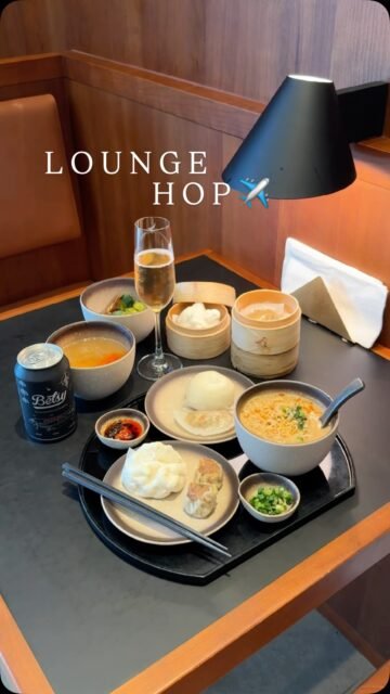 People café hop, I lounge hop 😂✈️Went from @cathaypacific‘s The Bridge to The Pier, First, and my biggest problem was NOT having enough stomach space to hit @mott32hk too 😭 Oh well, next time!!! 😏#movebeyond #cathaypacific